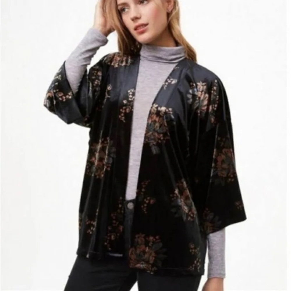 LOFT - Velvet Floral Kimono - One size